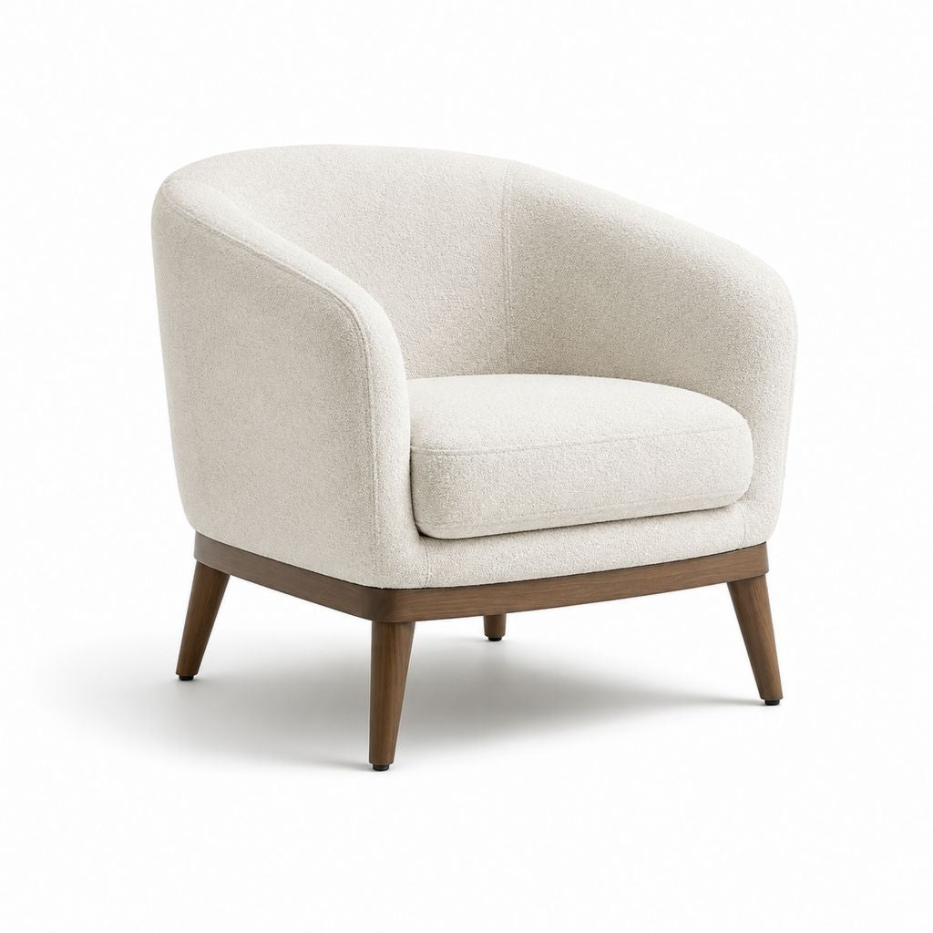 Poltrona imbottita bouclé color crema con struttura in legno 76 x 75 x 75 cm
